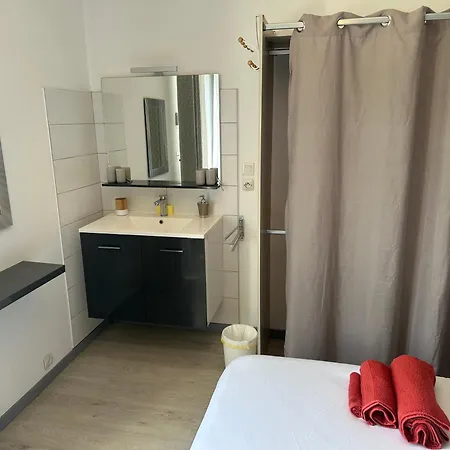 Maison Familiale A Morgat, Jardin Clos, A 2 Minutes De La Crozon