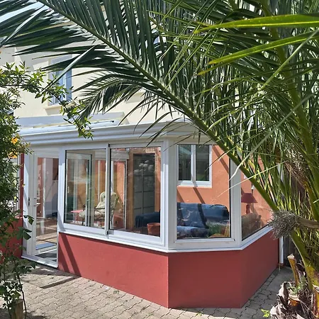Semesterbostad Maison Familiale A Morgat, Jardin Clos, A 2 Minutes De La *